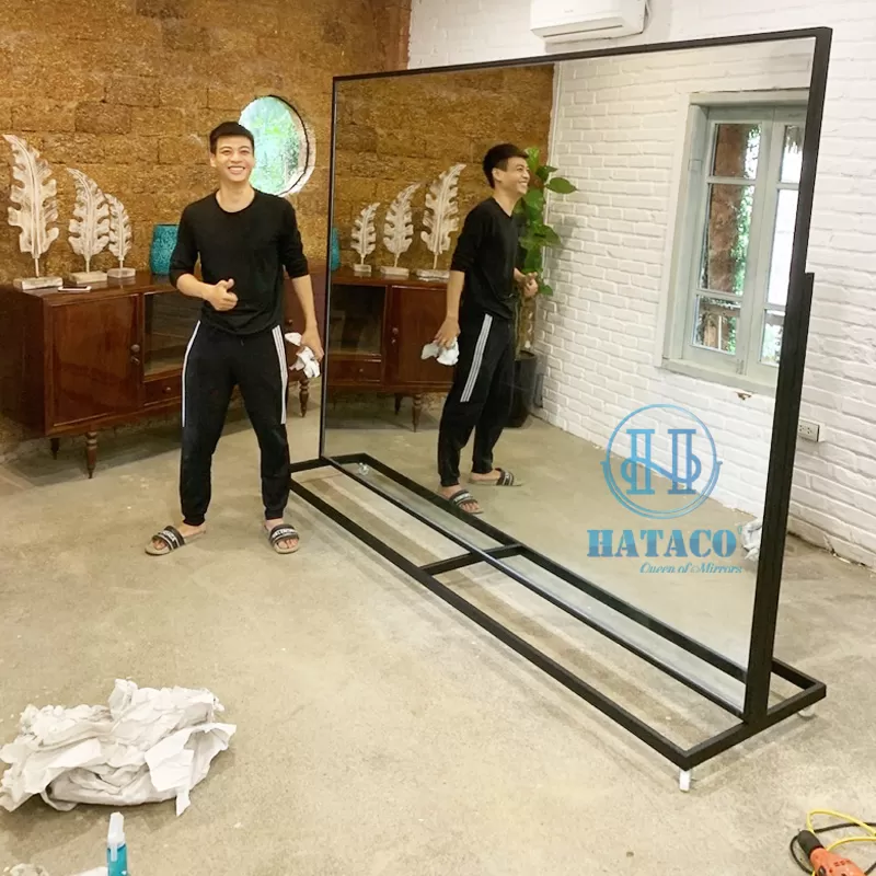 Báo giá gương phòng tập di động có bánh xe, gương soi di động